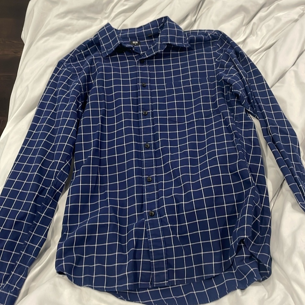 Uniqlo button down. Size small. Soft. Only worn twice.